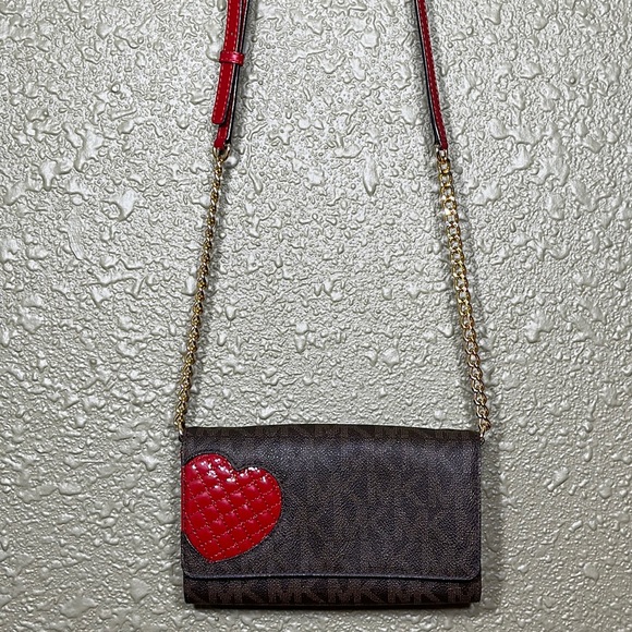 *RARE* MICHAEL KORS Limited Edition Valentines Day Crossbody - Picture 1 of 16